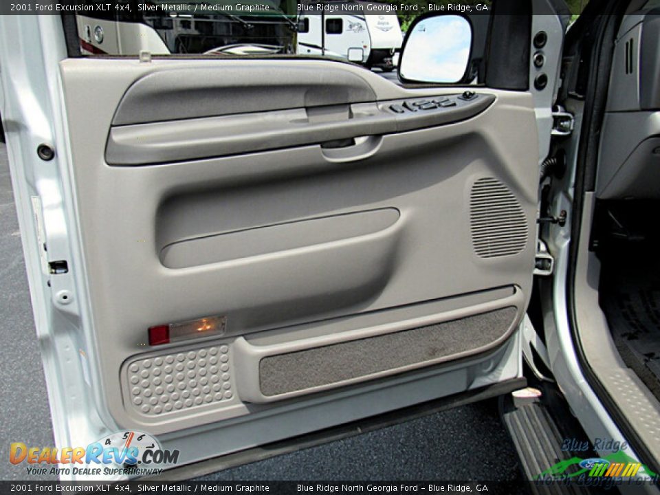 Door Panel of 2001 Ford Excursion XLT 4x4 Photo #10