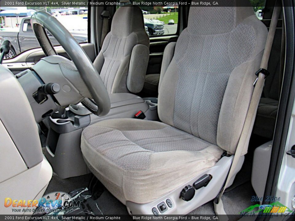 Front Seat of 2001 Ford Excursion XLT 4x4 Photo #11