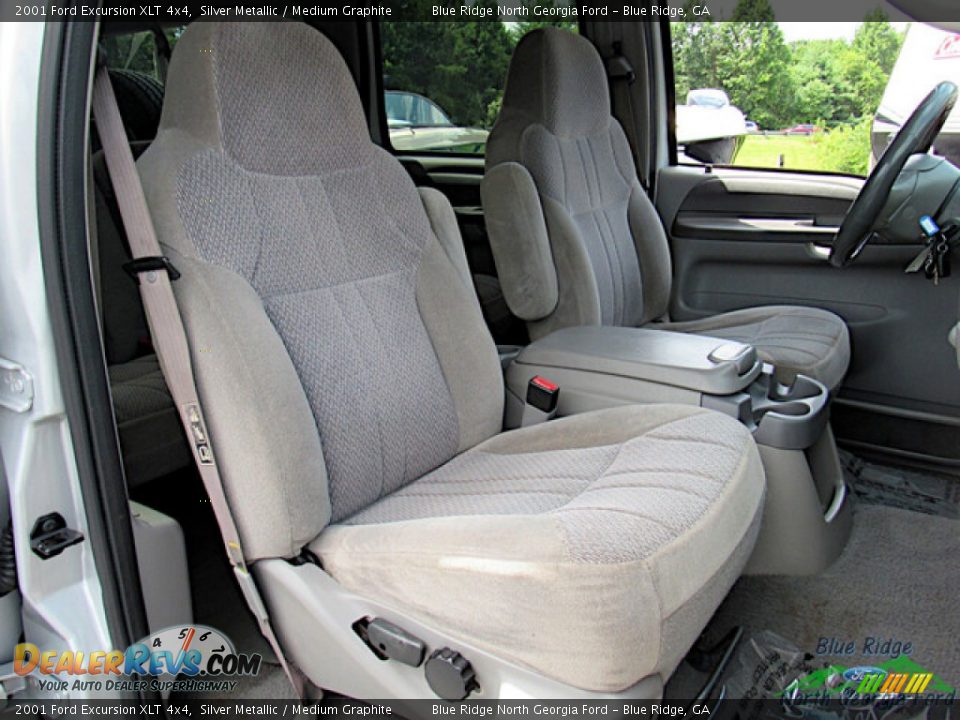 Front Seat of 2001 Ford Excursion XLT 4x4 Photo #12