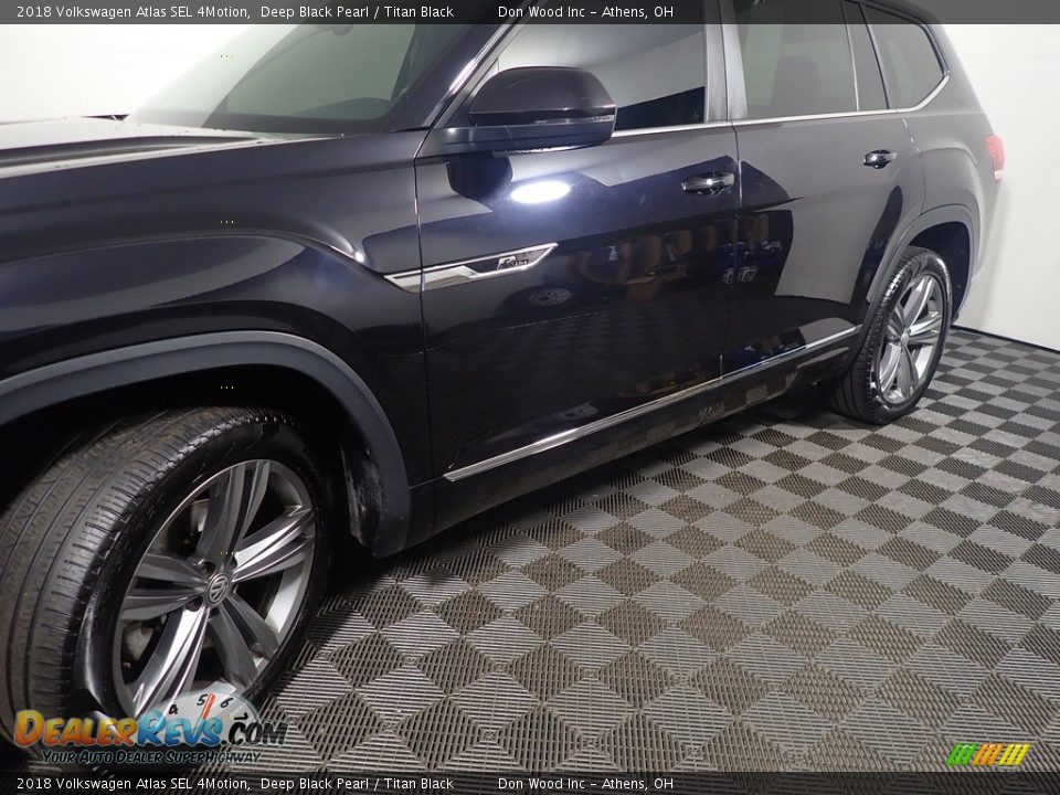 2018 Volkswagen Atlas SEL 4Motion Deep Black Pearl / Titan Black Photo #11