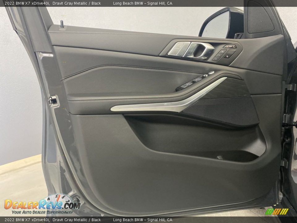 Door Panel of 2022 BMW X7 xDrive40i Photo #10