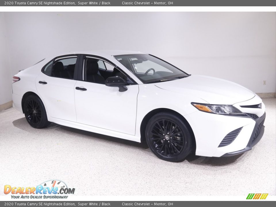 2020 Toyota Camry SE Nightshade Edition Super White / Black Photo #1