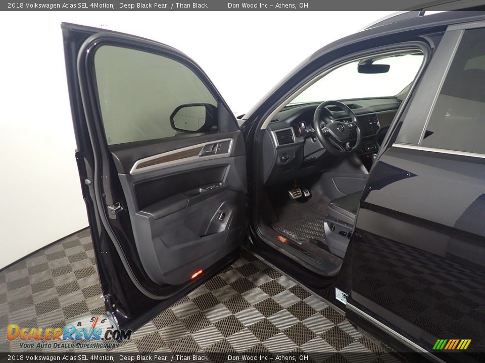 2018 Volkswagen Atlas SEL 4Motion Deep Black Pearl / Titan Black Photo #22