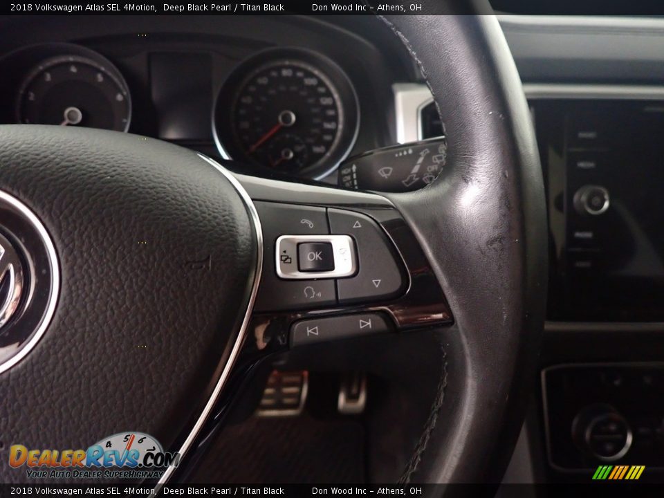 2018 Volkswagen Atlas SEL 4Motion Steering Wheel Photo #32