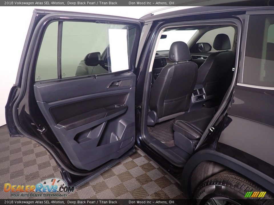 Rear Seat of 2018 Volkswagen Atlas SEL 4Motion Photo #36