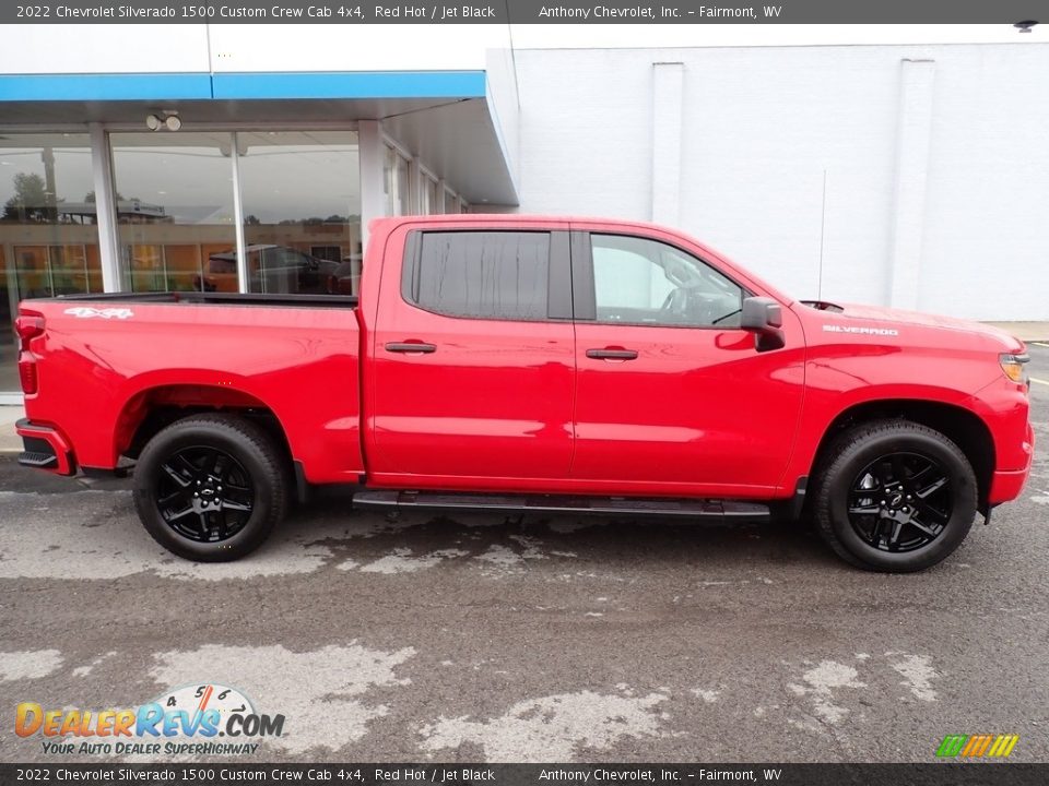 2022 Chevrolet Silverado 1500 Custom Crew Cab 4x4 Red Hot / Jet Black Photo #2