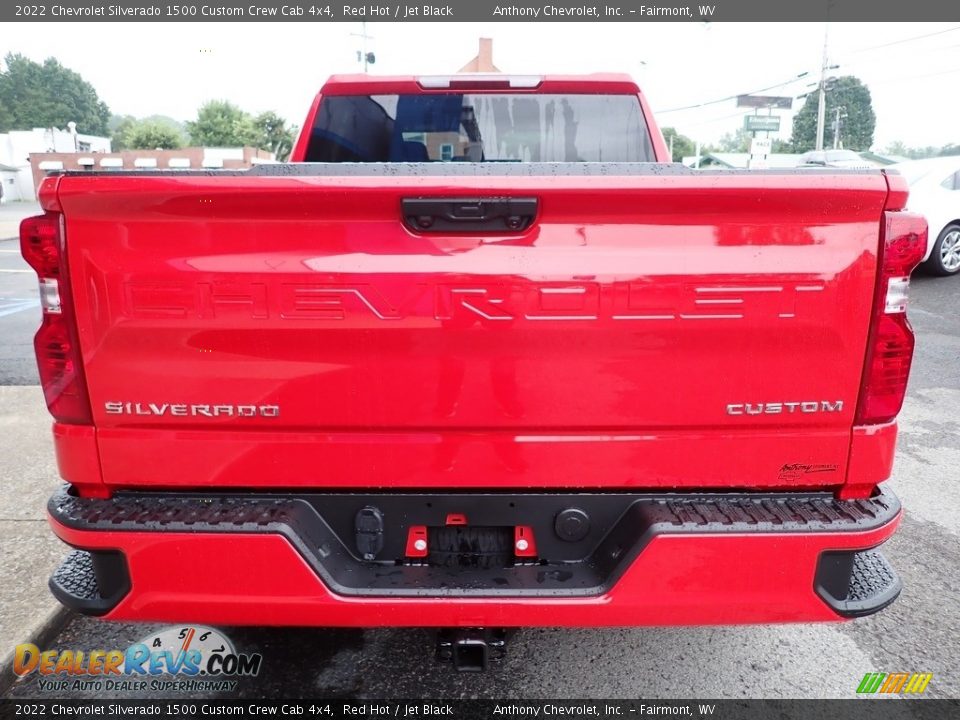 2022 Chevrolet Silverado 1500 Custom Crew Cab 4x4 Red Hot / Jet Black Photo #4