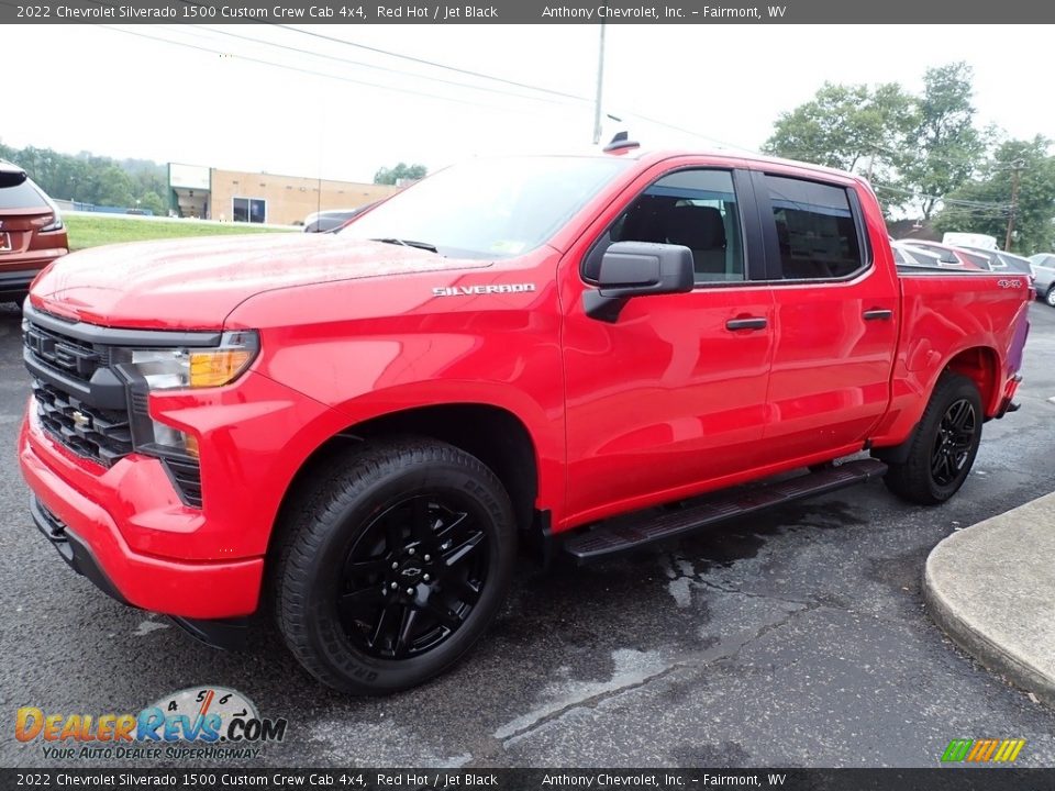 2022 Chevrolet Silverado 1500 Custom Crew Cab 4x4 Red Hot / Jet Black Photo #7