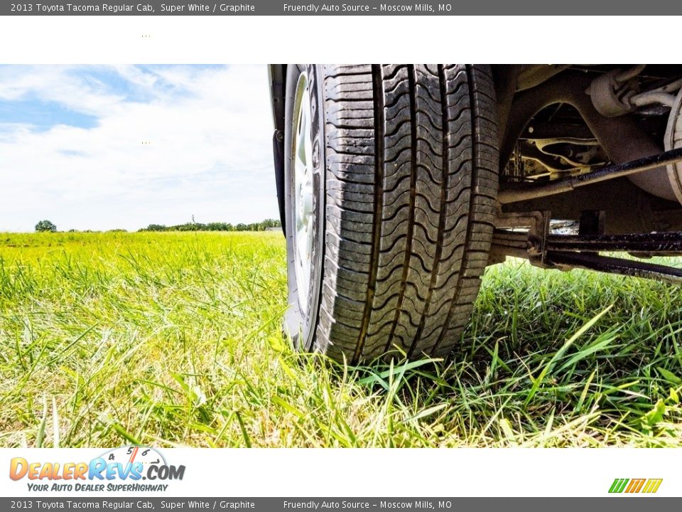 2013 Toyota Tacoma Regular Cab Super White / Graphite Photo #12