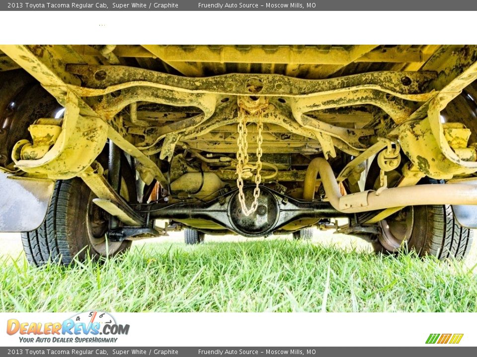 2013 Toyota Tacoma Regular Cab Super White / Graphite Photo #13