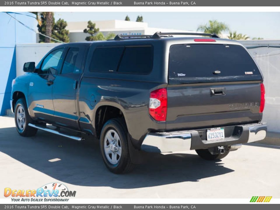 2016 Toyota Tundra SR5 Double Cab Magnetic Gray Metallic / Black Photo #2