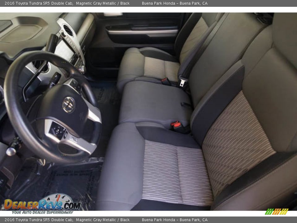 2016 Toyota Tundra SR5 Double Cab Magnetic Gray Metallic / Black Photo #3