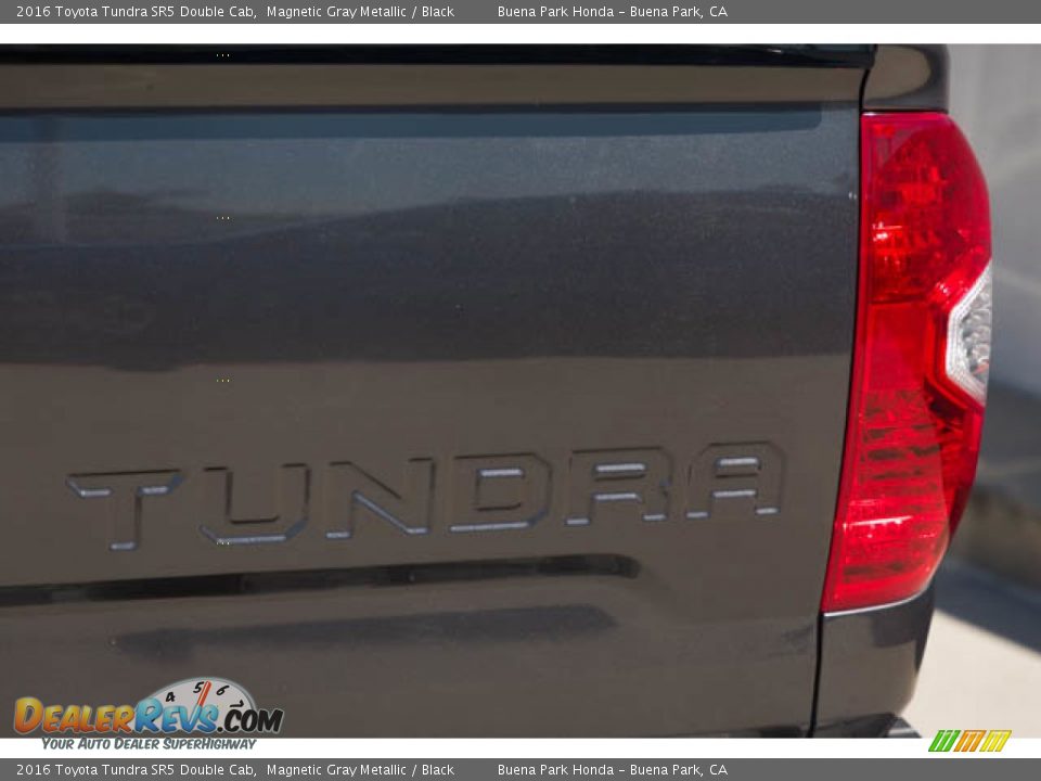 2016 Toyota Tundra SR5 Double Cab Magnetic Gray Metallic / Black Photo #11