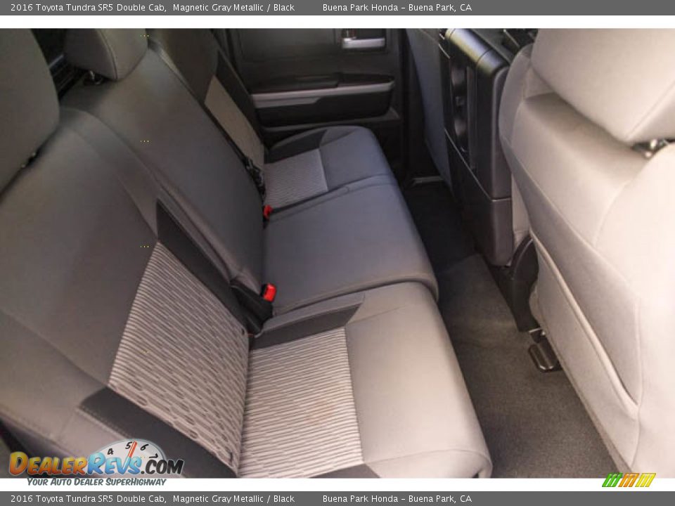 2016 Toyota Tundra SR5 Double Cab Magnetic Gray Metallic / Black Photo #20