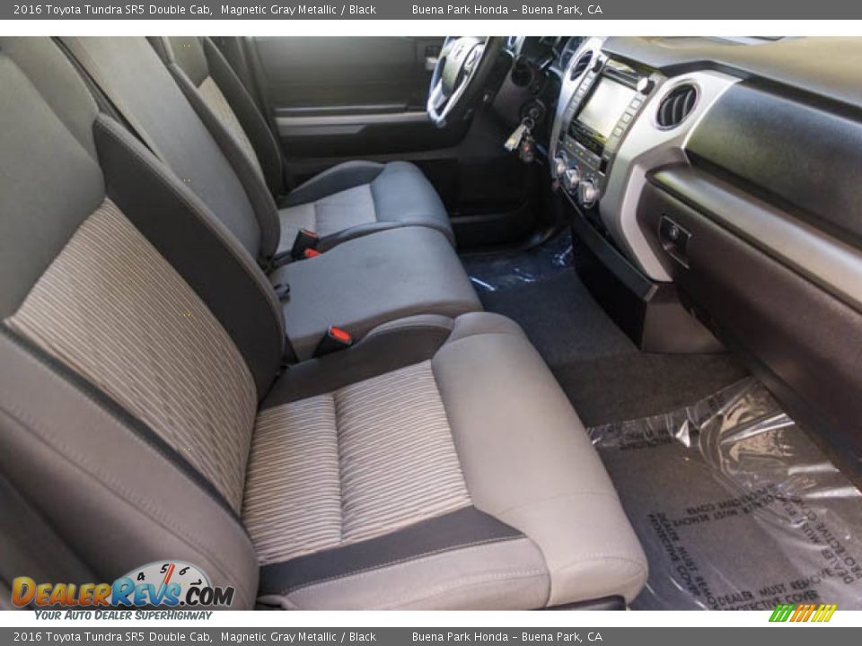 2016 Toyota Tundra SR5 Double Cab Magnetic Gray Metallic / Black Photo #22
