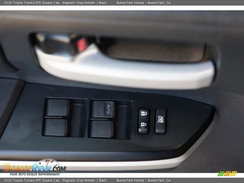 2016 Toyota Tundra SR5 Double Cab Magnetic Gray Metallic / Black Photo #28