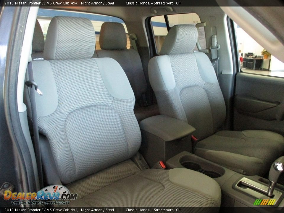 Front Seat of 2013 Nissan Frontier SV V6 Crew Cab 4x4 Photo #19