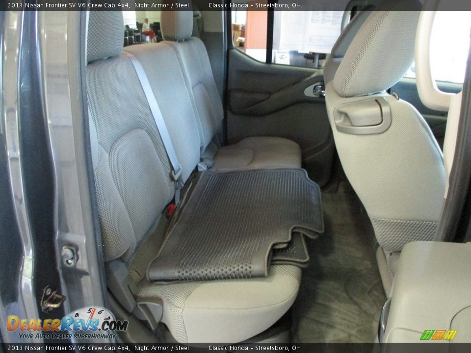 Rear Seat of 2013 Nissan Frontier SV V6 Crew Cab 4x4 Photo #23