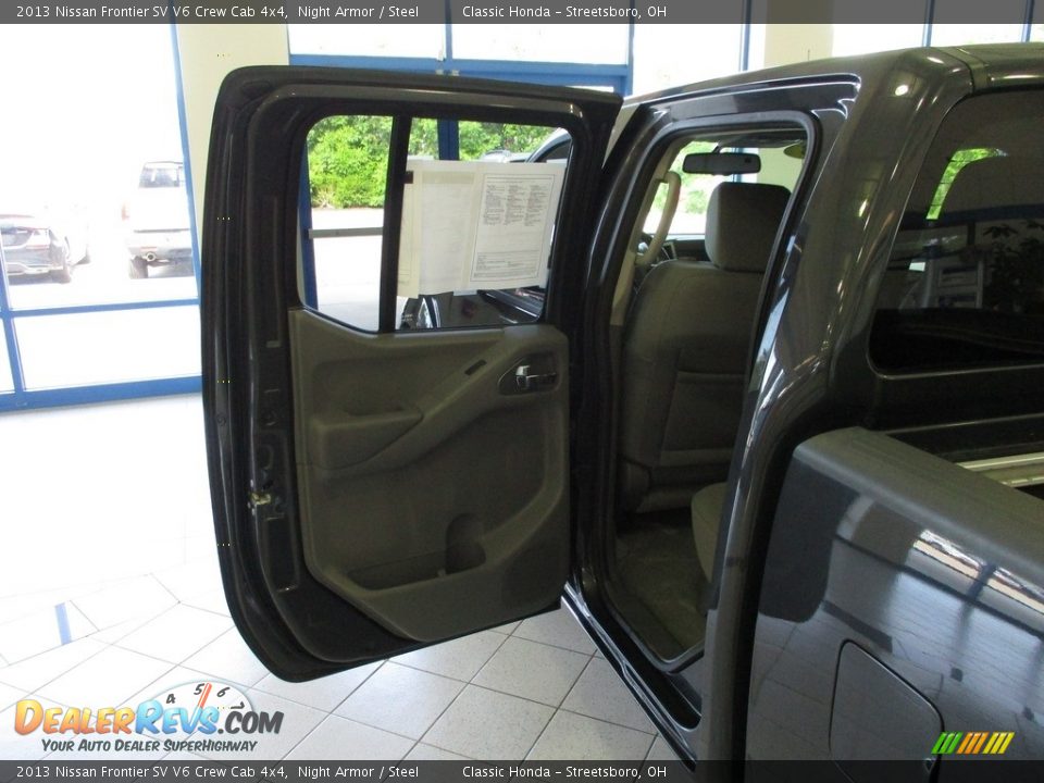 2013 Nissan Frontier SV V6 Crew Cab 4x4 Night Armor / Steel Photo #24