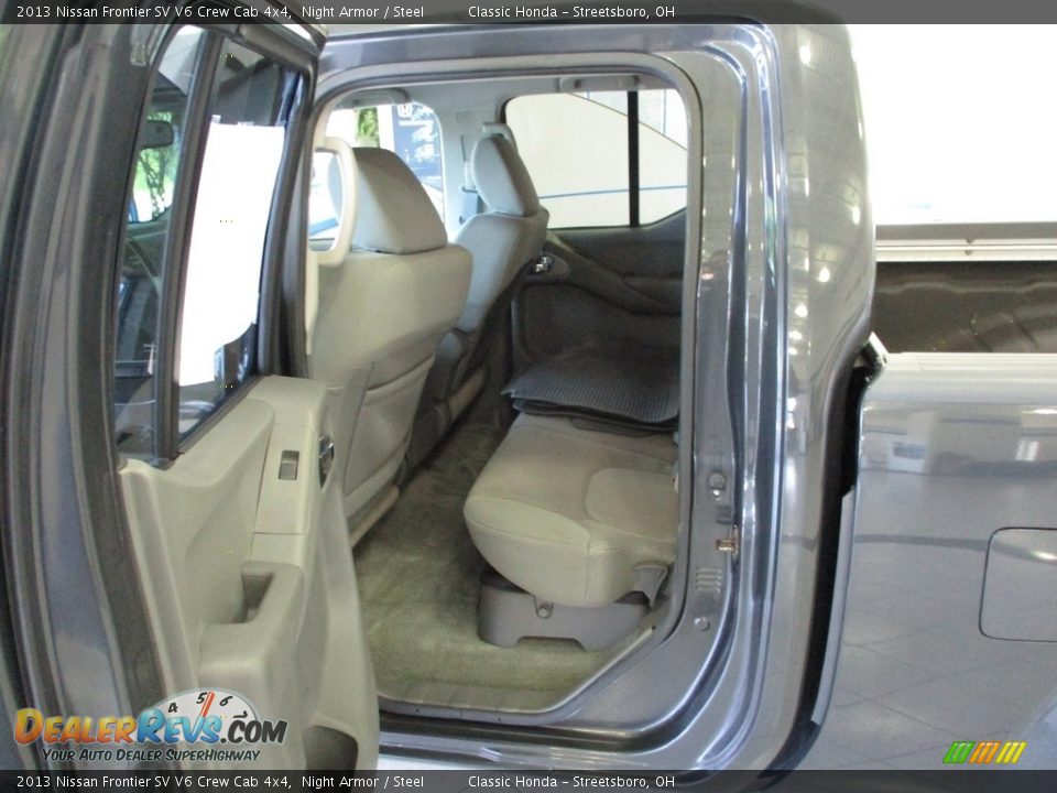 Rear Seat of 2013 Nissan Frontier SV V6 Crew Cab 4x4 Photo #25