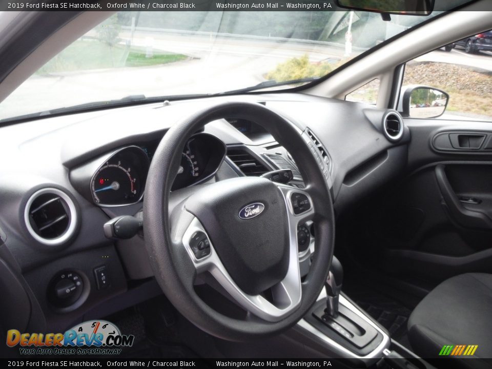 2019 Ford Fiesta SE Hatchback Oxford White / Charcoal Black Photo #16