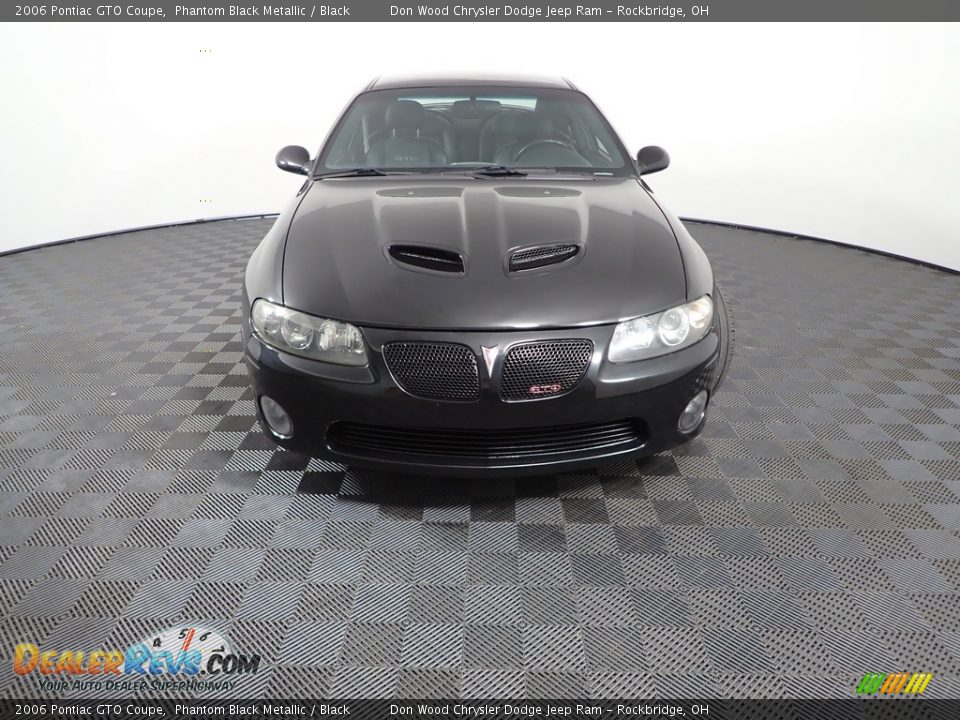 2006 Pontiac GTO Coupe Phantom Black Metallic / Black Photo #2