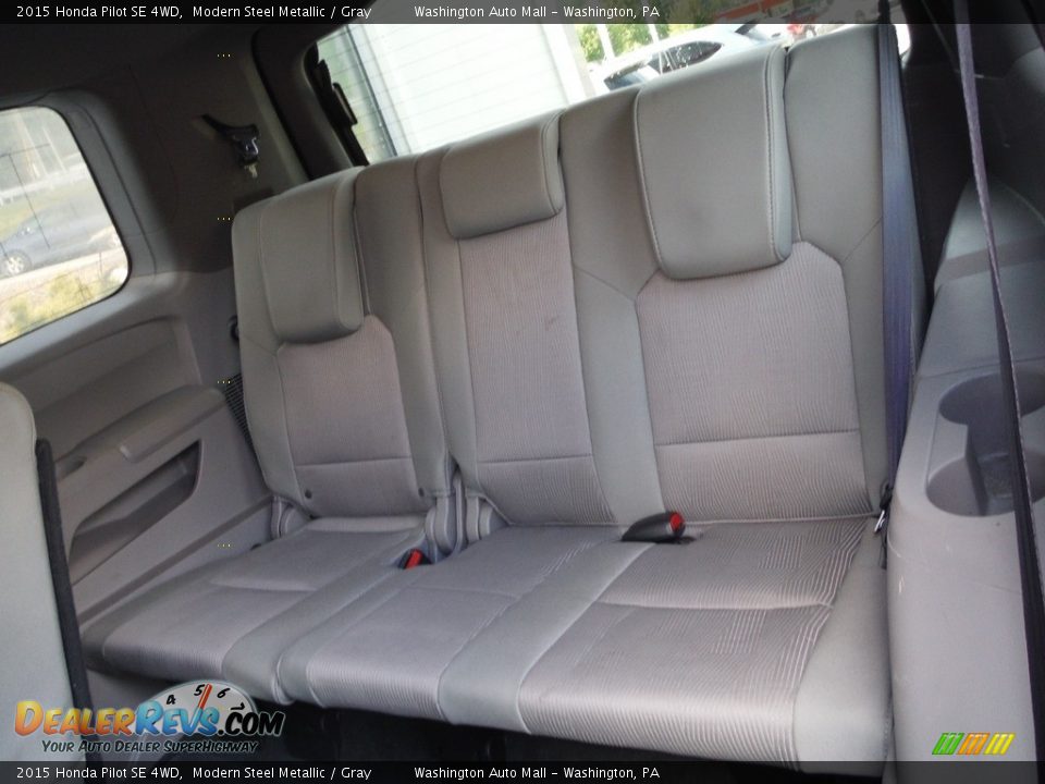 Rear Seat of 2015 Honda Pilot SE 4WD Photo #27