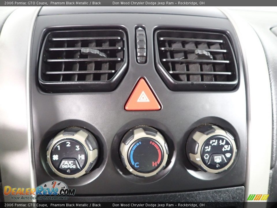 2006 Pontiac GTO Coupe Phantom Black Metallic / Black Photo #16