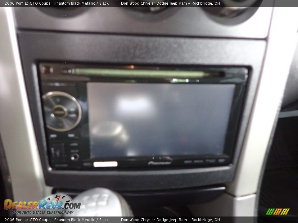2006 Pontiac GTO Coupe Phantom Black Metallic / Black Photo #17