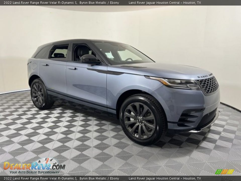 Front 3/4 View of 2022 Land Rover Range Rover Velar R-Dynamic S Photo #12