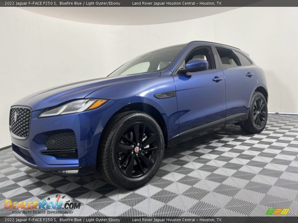 Front 3/4 View of 2022 Jaguar F-PACE P250 S Photo #1