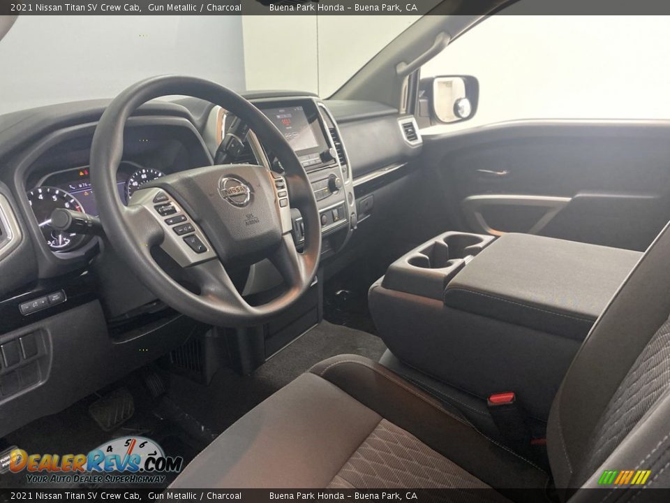 Front Seat of 2021 Nissan Titan SV Crew Cab Photo #17