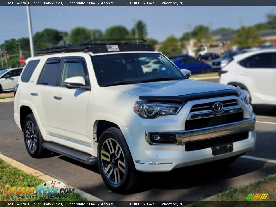 Front 3/4 View of 2021 Toyota 4Runner Limited 4x4 Photo #3