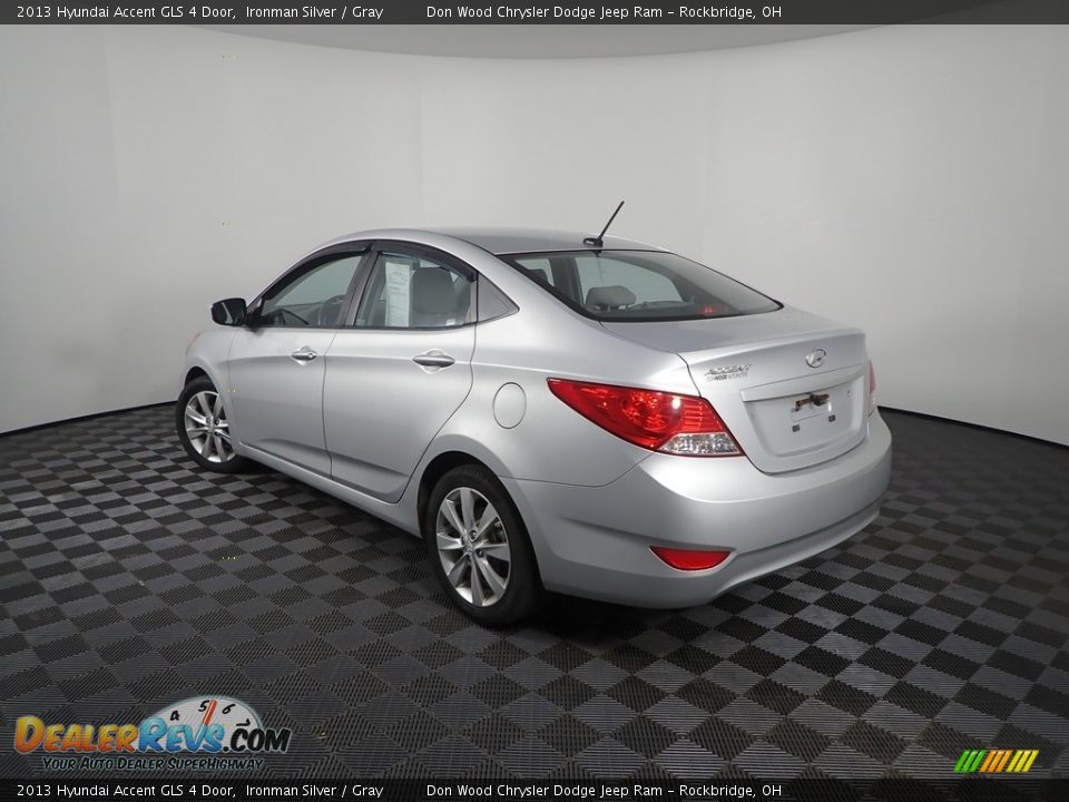 2013 Hyundai Accent GLS 4 Door Ironman Silver / Gray Photo #5