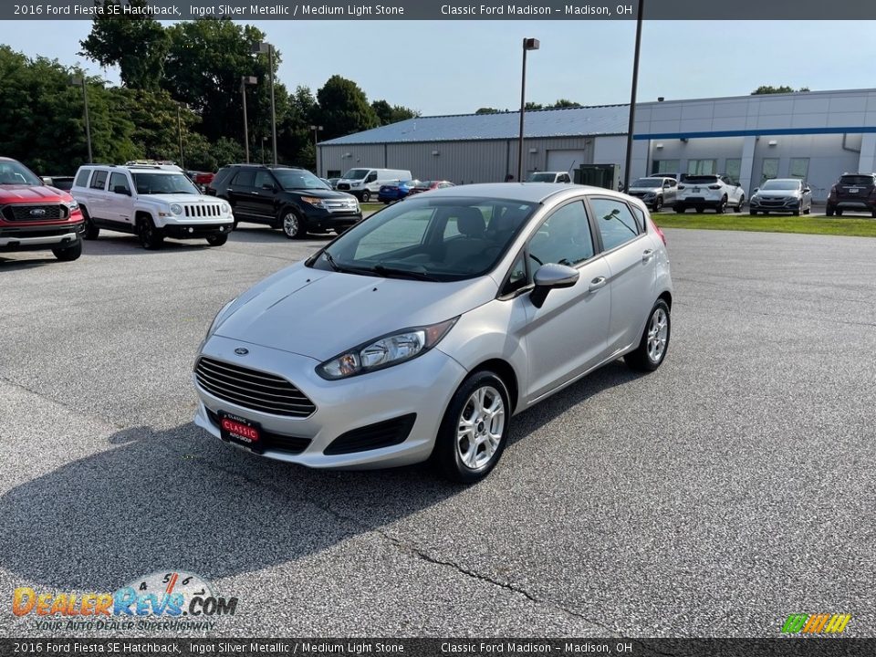 2016 Ford Fiesta SE Hatchback Ingot Silver Metallic / Medium Light Stone Photo #1