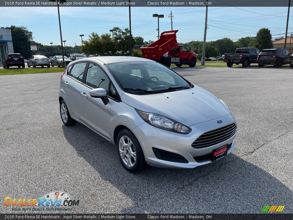2016 Ford Fiesta SE Hatchback Ingot Silver Metallic / Medium Light Stone Photo #2