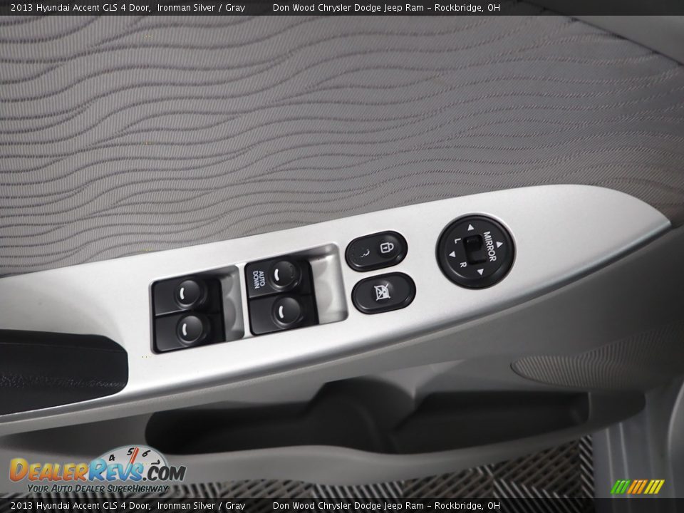 2013 Hyundai Accent GLS 4 Door Ironman Silver / Gray Photo #11
