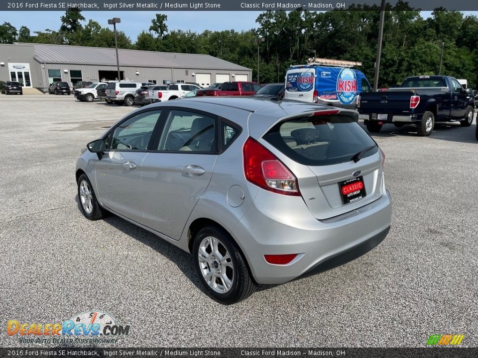 2016 Ford Fiesta SE Hatchback Ingot Silver Metallic / Medium Light Stone Photo #7