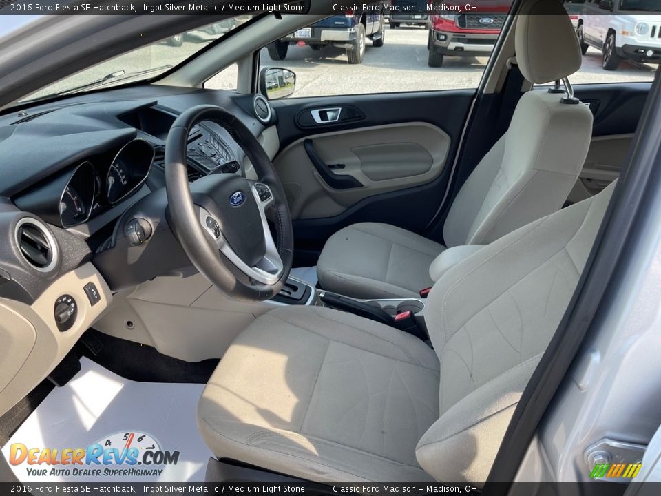 2016 Ford Fiesta SE Hatchback Ingot Silver Metallic / Medium Light Stone Photo #12