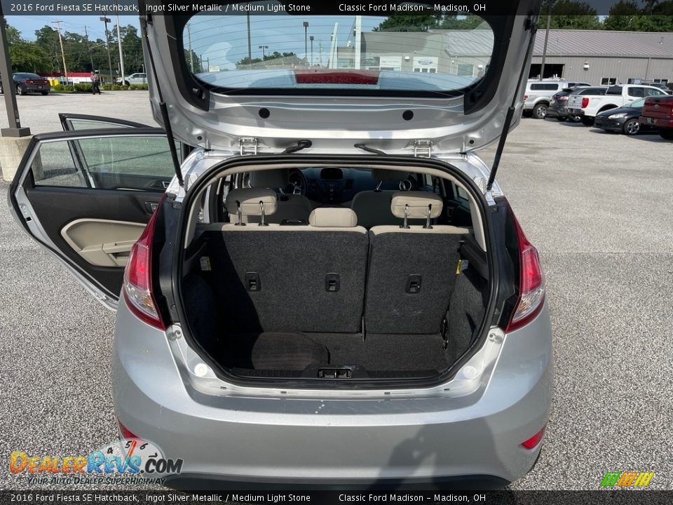 2016 Ford Fiesta SE Hatchback Ingot Silver Metallic / Medium Light Stone Photo #16