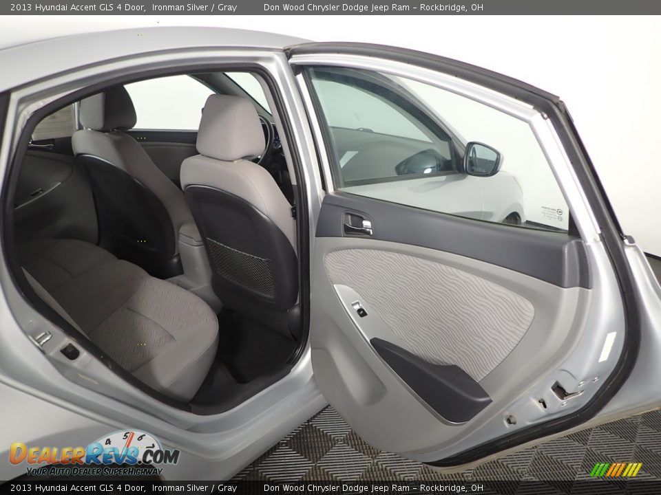 2013 Hyundai Accent GLS 4 Door Ironman Silver / Gray Photo #27