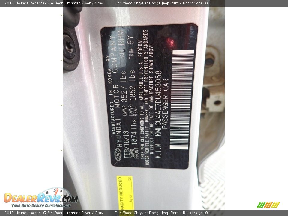 2013 Hyundai Accent GLS 4 Door Ironman Silver / Gray Photo #31
