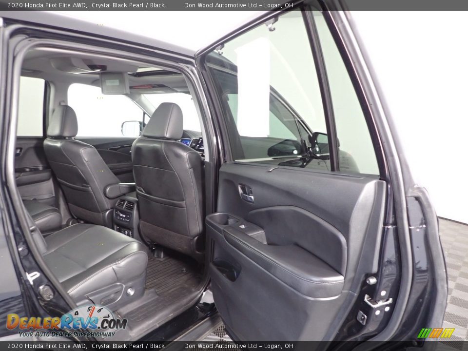 2020 Honda Pilot Elite AWD Crystal Black Pearl / Black Photo #35
