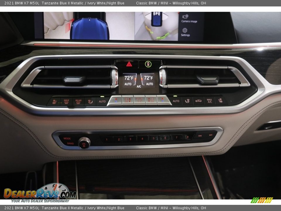 Controls of 2021 BMW X7 M50i Photo #20