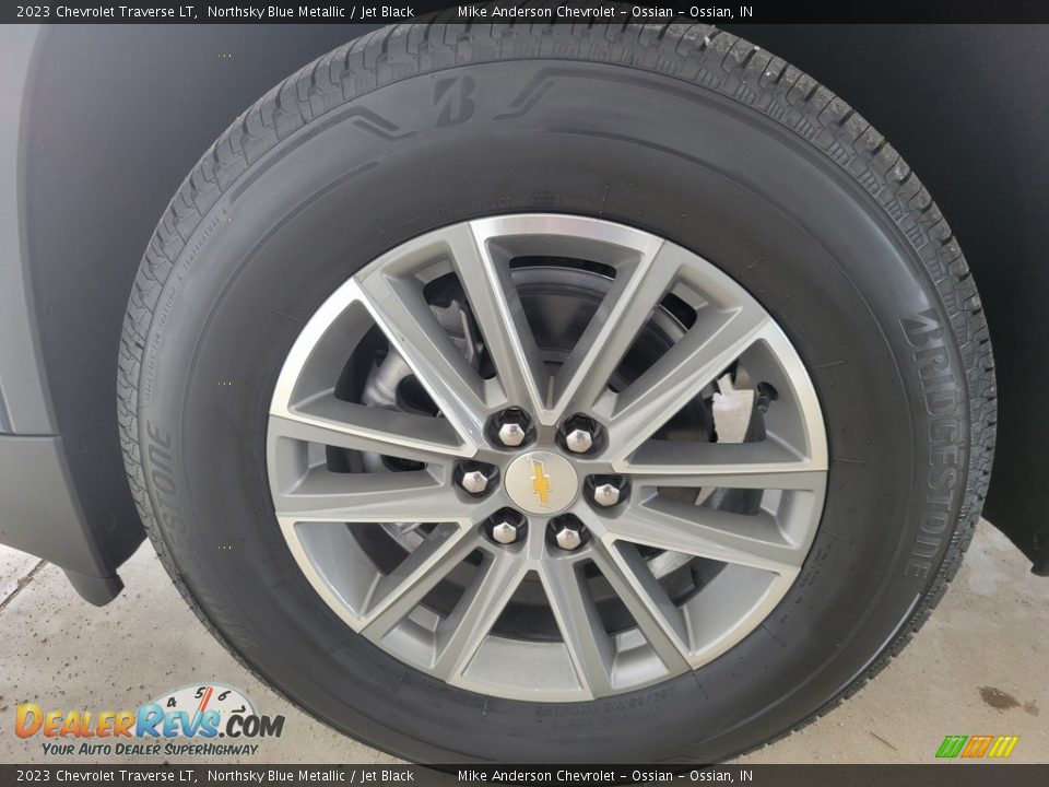 2023 Chevrolet Traverse LT Wheel Photo #16