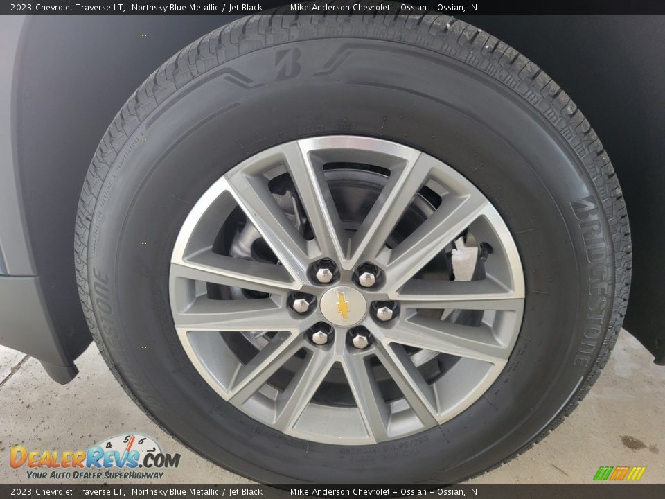 2023 Chevrolet Traverse LT Wheel Photo #16