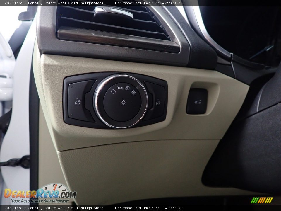 2020 Ford Fusion SEL Oxford White / Medium Light Stone Photo #32