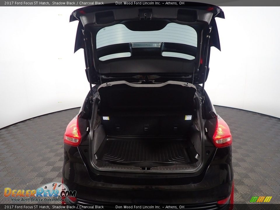 2017 Ford Focus ST Hatch Shadow Black / Charcoal Black Photo #14