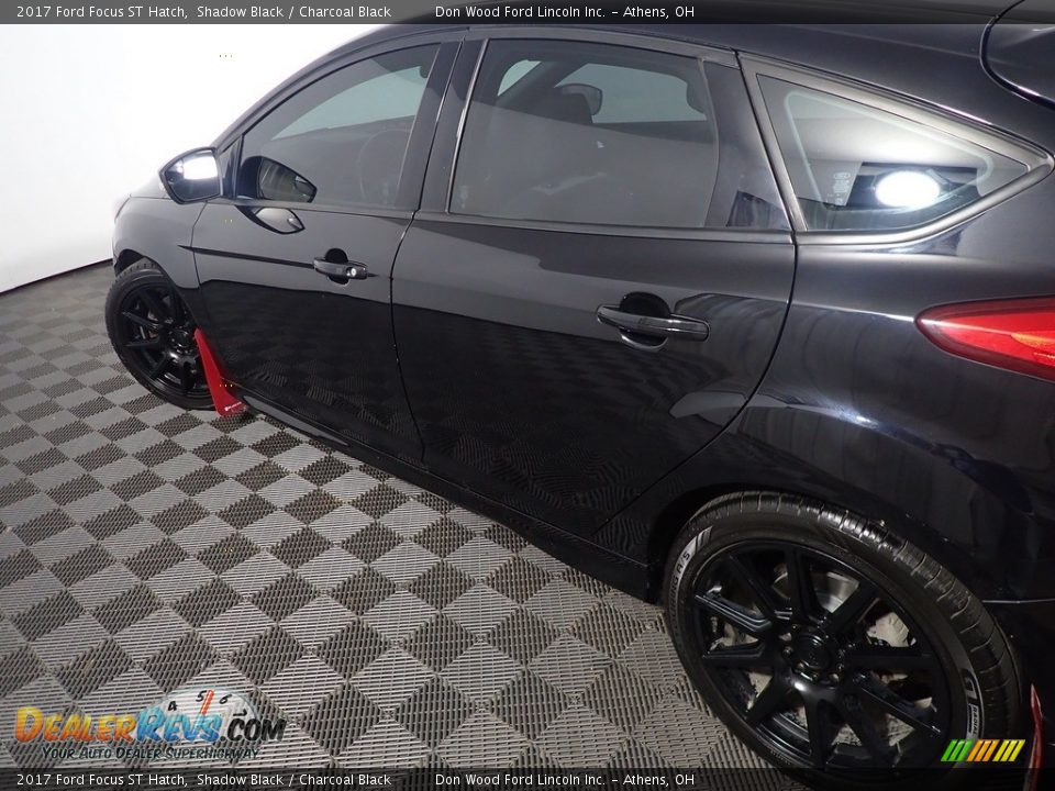 2017 Ford Focus ST Hatch Shadow Black / Charcoal Black Photo #18