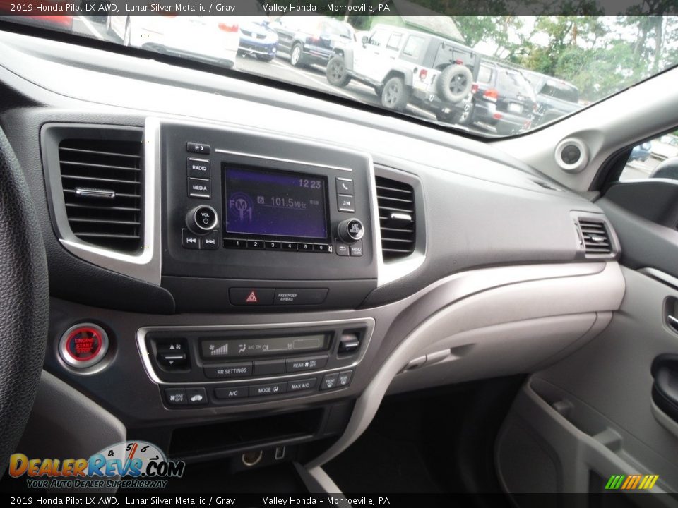 2019 Honda Pilot LX AWD Lunar Silver Metallic / Gray Photo #17